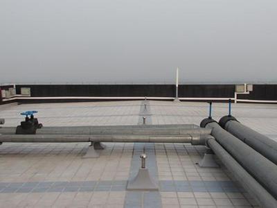 四分水屋面坡度与防水保温工程解析